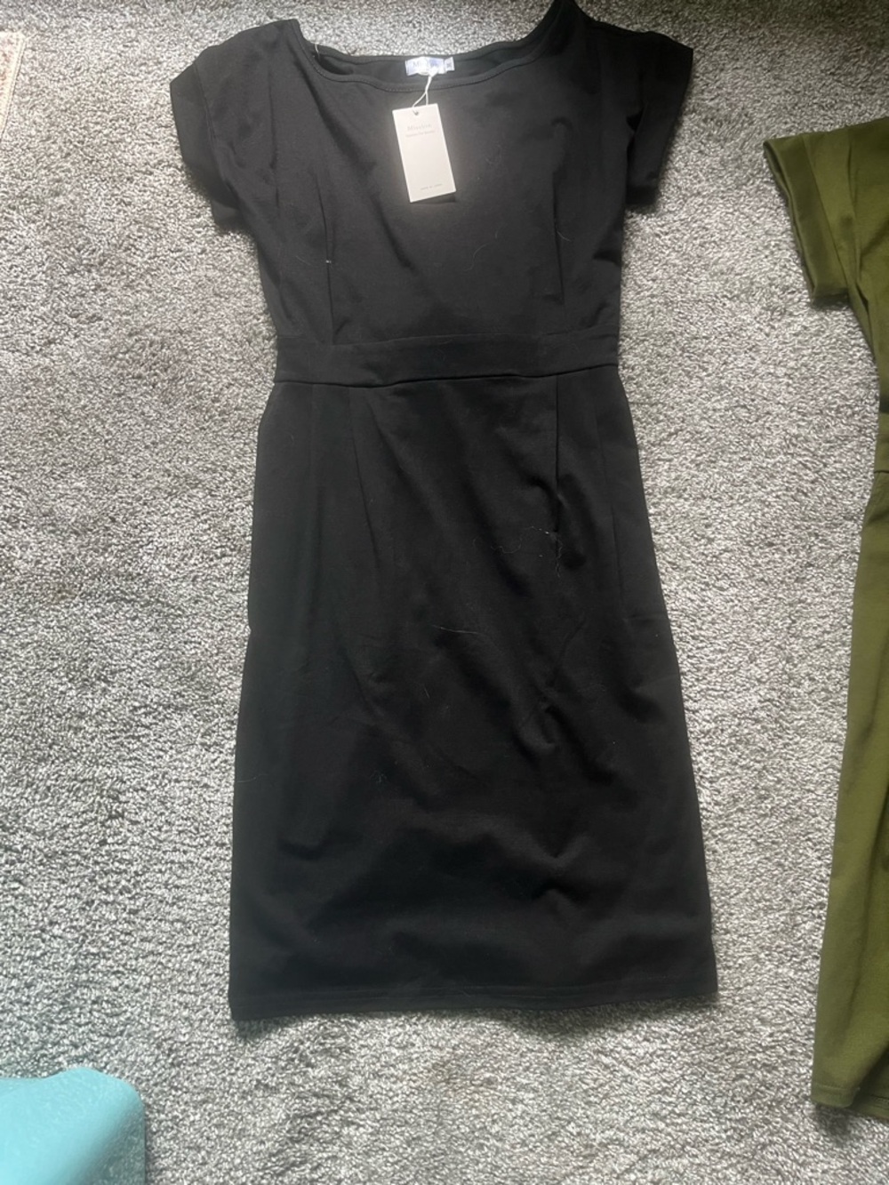 Elegant Black Cap-Sleeve Midi Sheath Dress